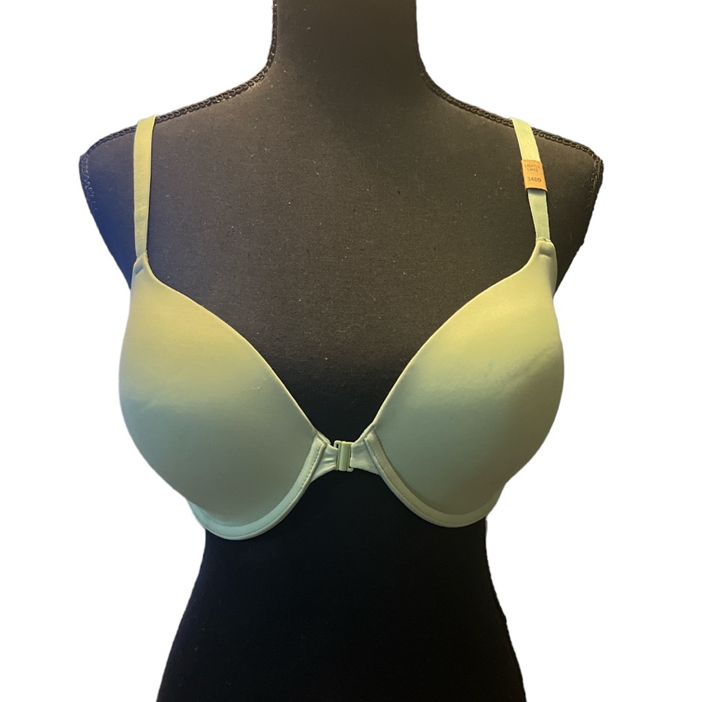 VS PINK wear everywhere t-shirt lightly lined bra
